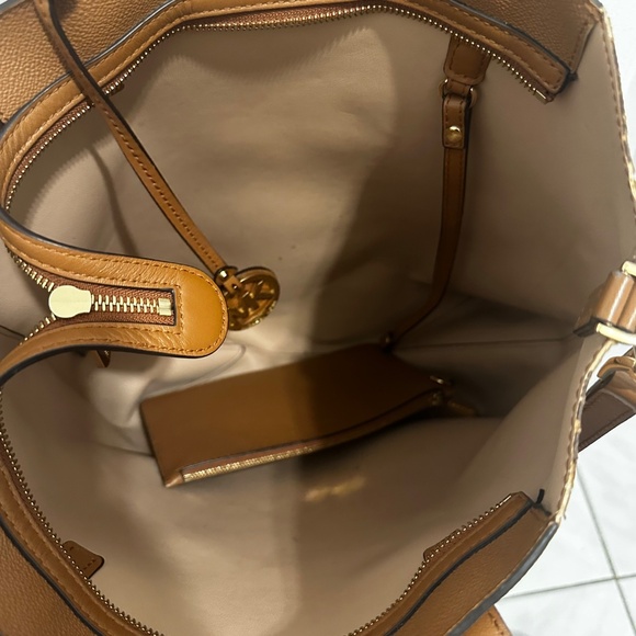 Michael Kors Purse Tote - Picture 3 of 5